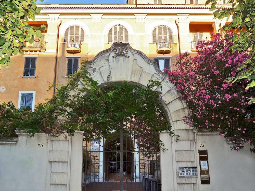 Albergo Enrica Рим Экстерьер фото