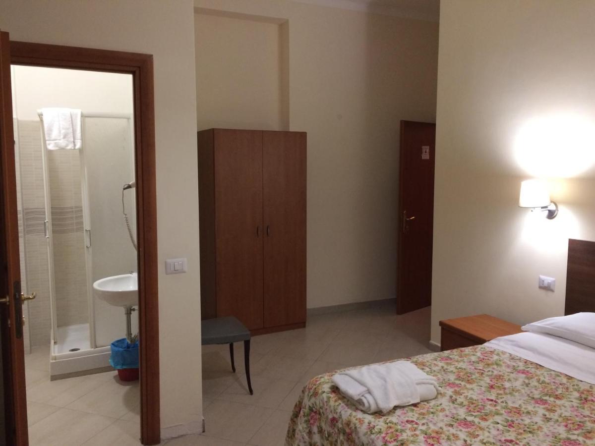 Albergo Enrica Рим Экстерьер фото